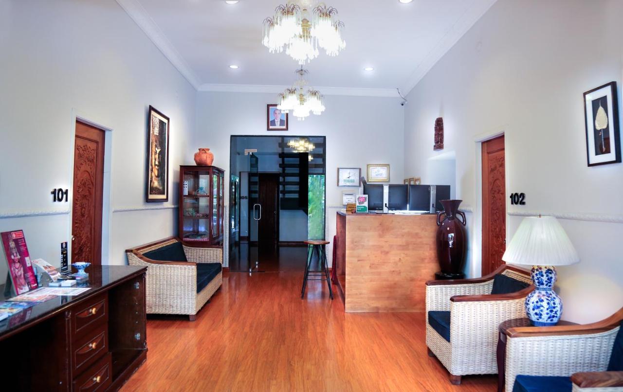 Manor House Hostel Phnom Penh Exterior photo